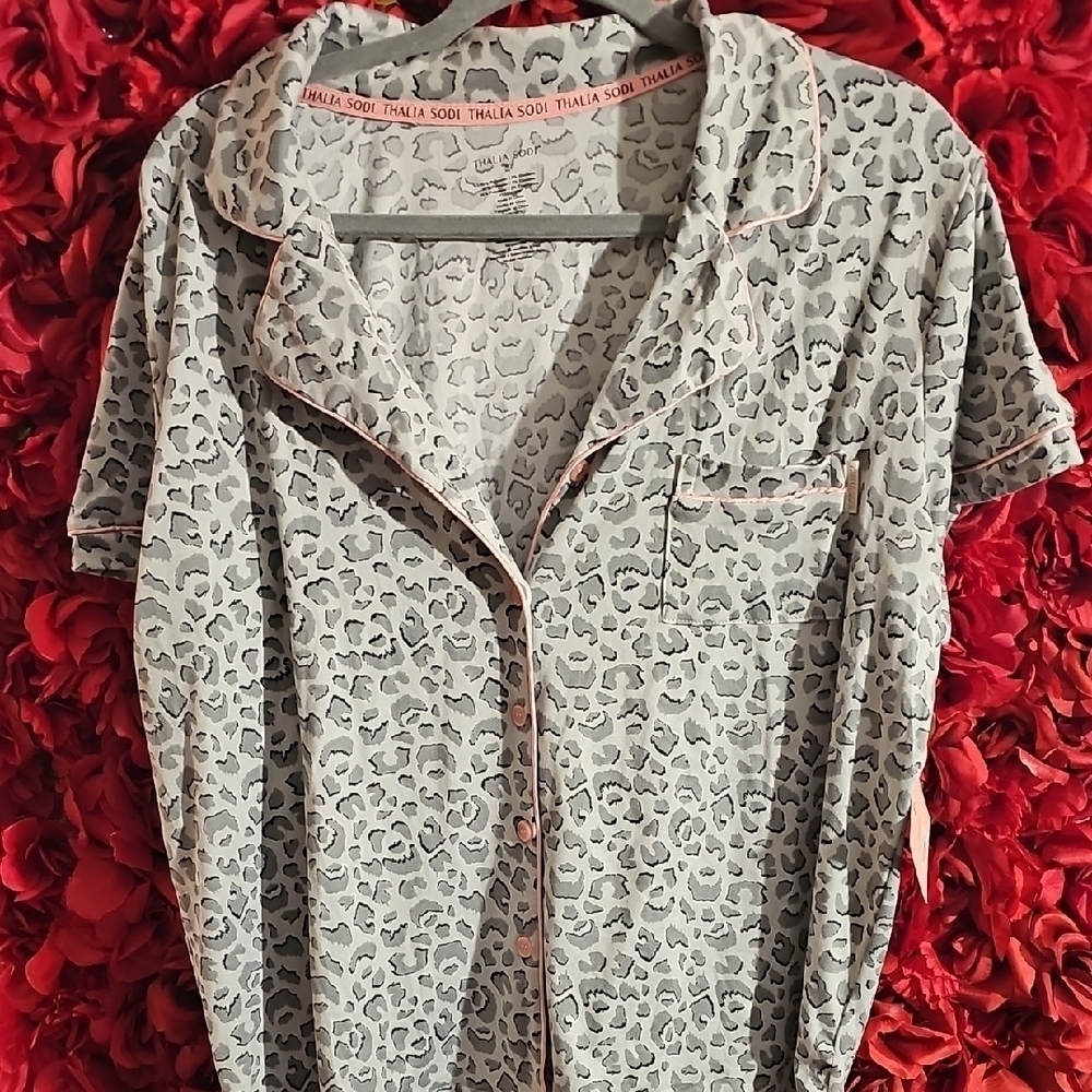 Thalia Sodi NWT Shadow Cheetah Grey & Pink Print Pajama Top Size XLarge